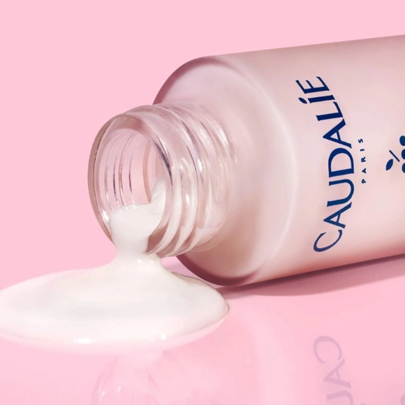 2/$55 Caudalie Resveratrol Lift Instant Firming Retinol Alternative Serum - Picture 4 of 8